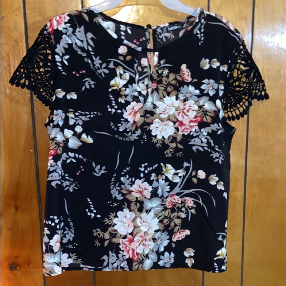 Fancy flower top with lace
